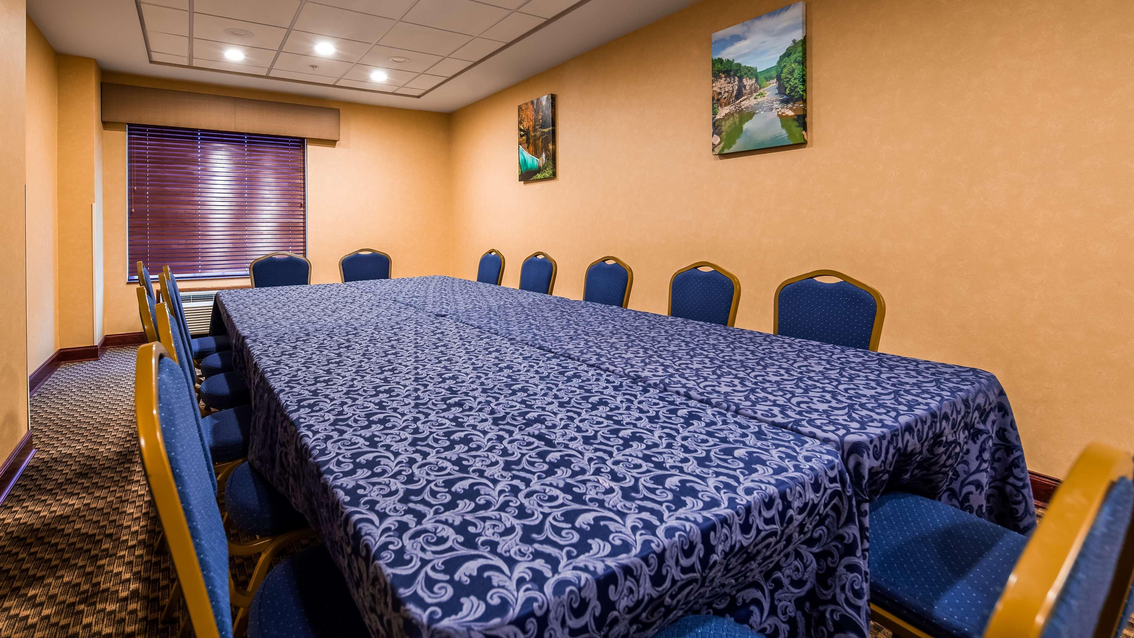 Best Western Plus Victor Inn & Suites Ngoại thất bức ảnh