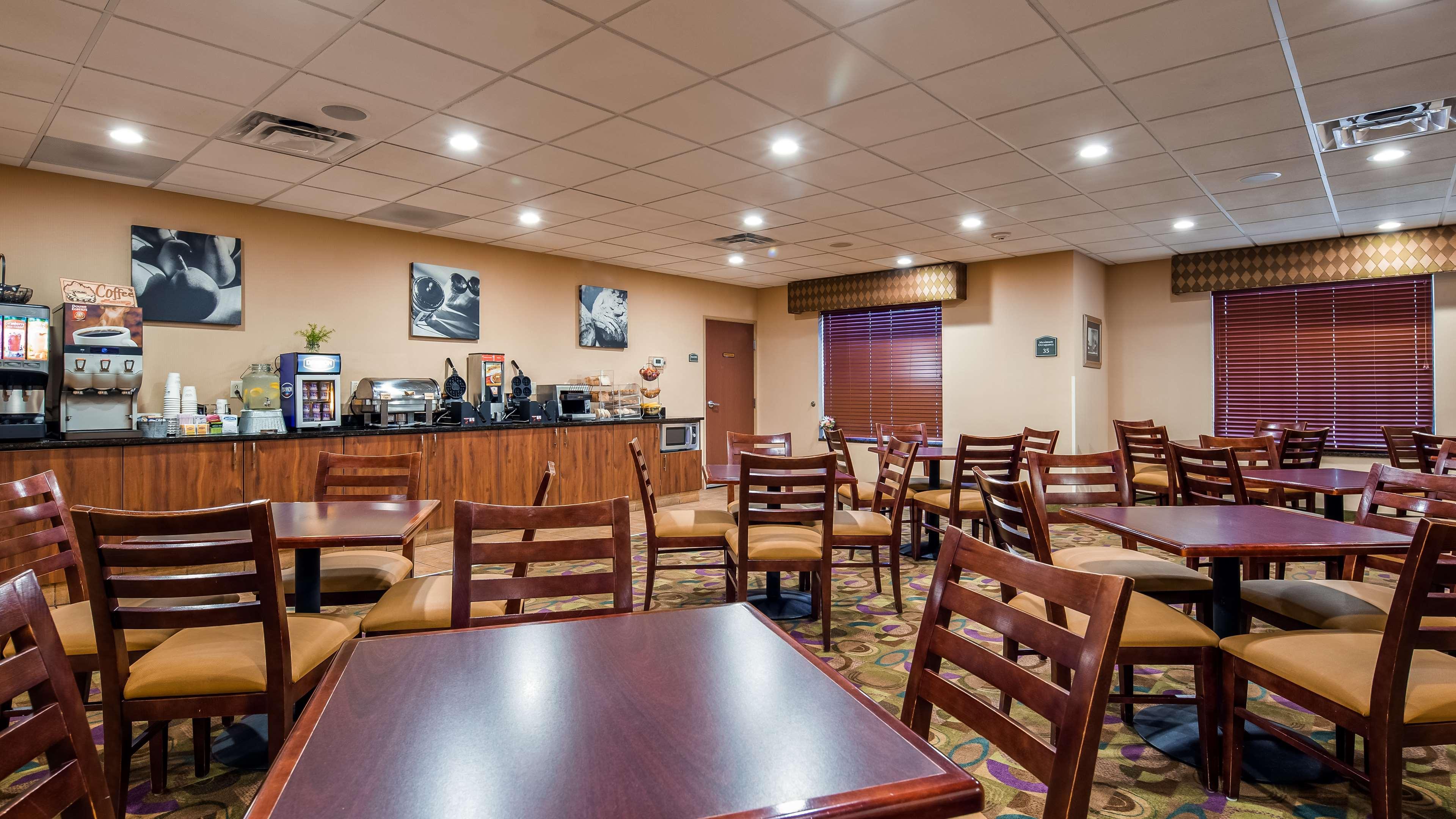 Best Western Plus Victor Inn & Suites Ngoại thất bức ảnh